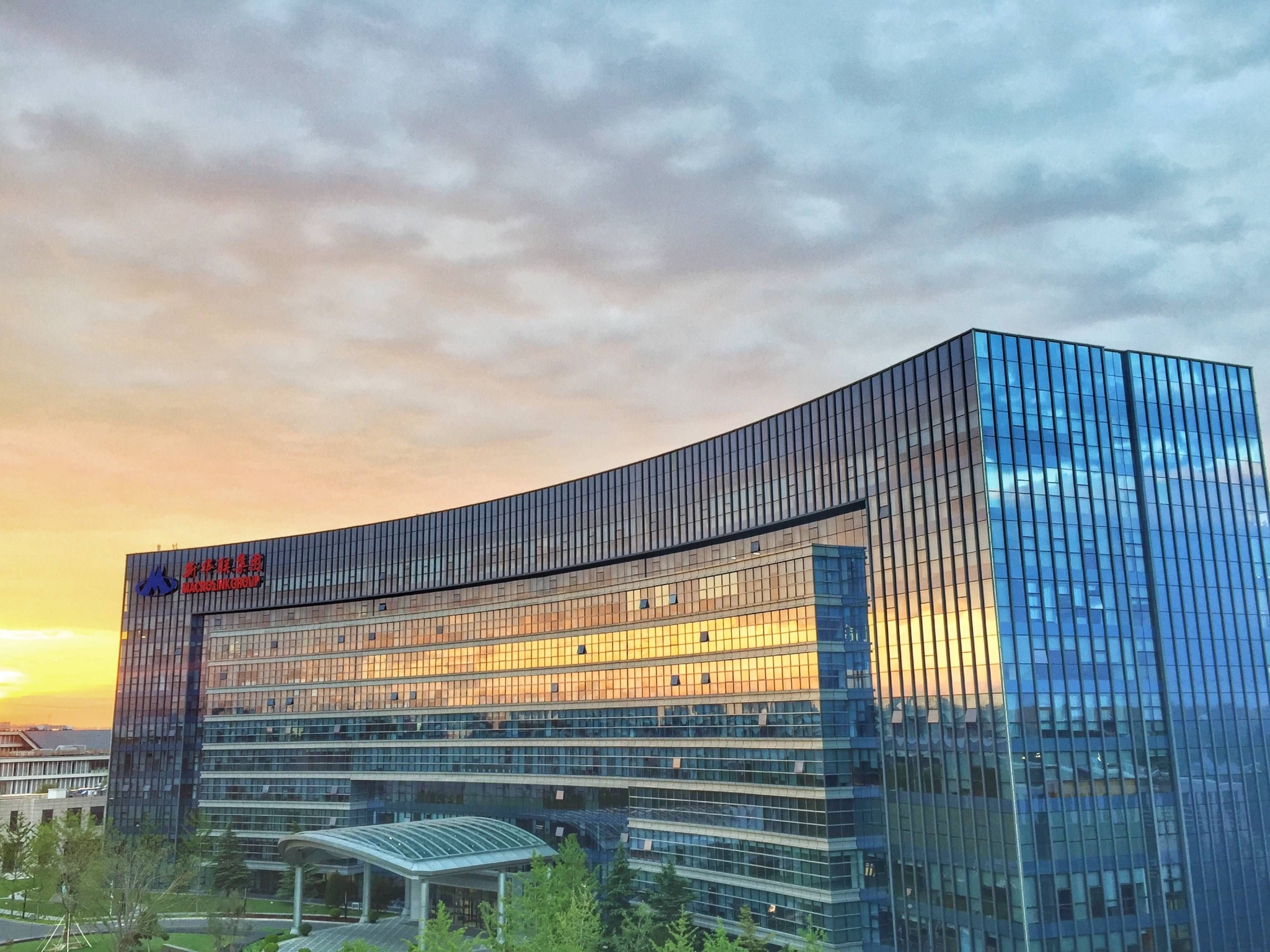 西部牧业：截至2月13日公司的股东总数为1.95万户