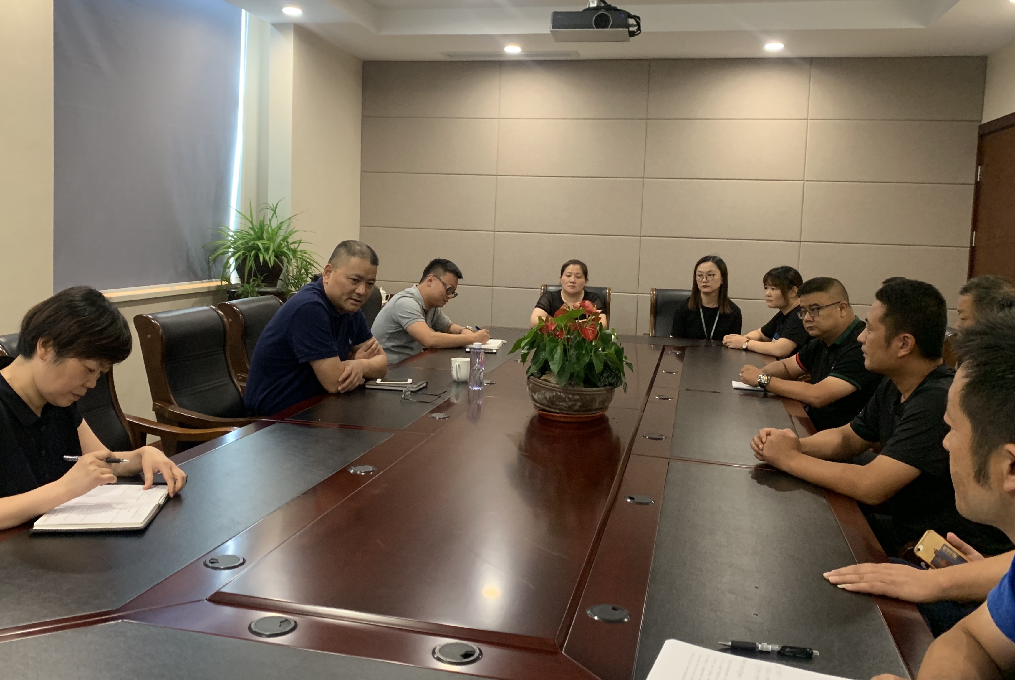 中科江南：截至2月13日合并普通账户和融资融券信用账户的持有人数为23095户