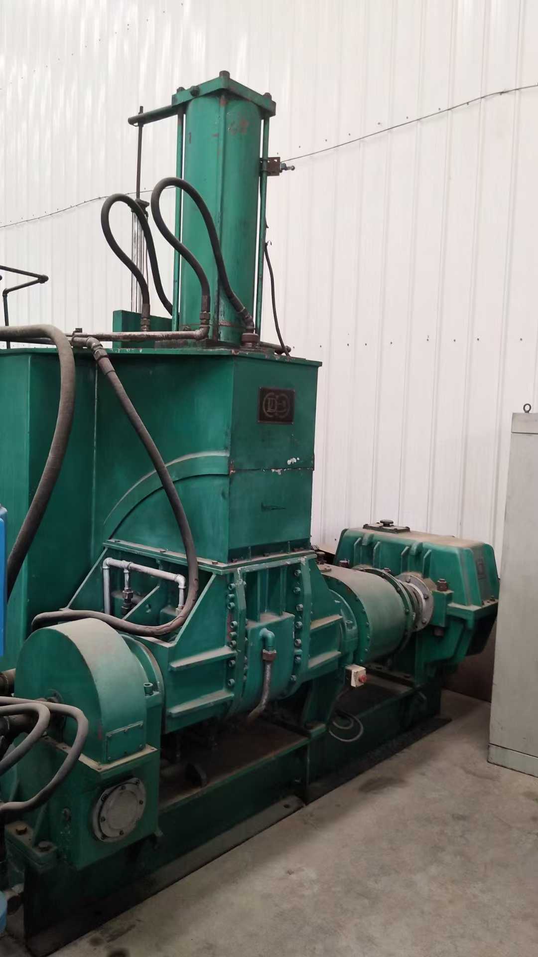 祥和实业获得发明专利授权：“一种橡胶密炼机上的加料装置”