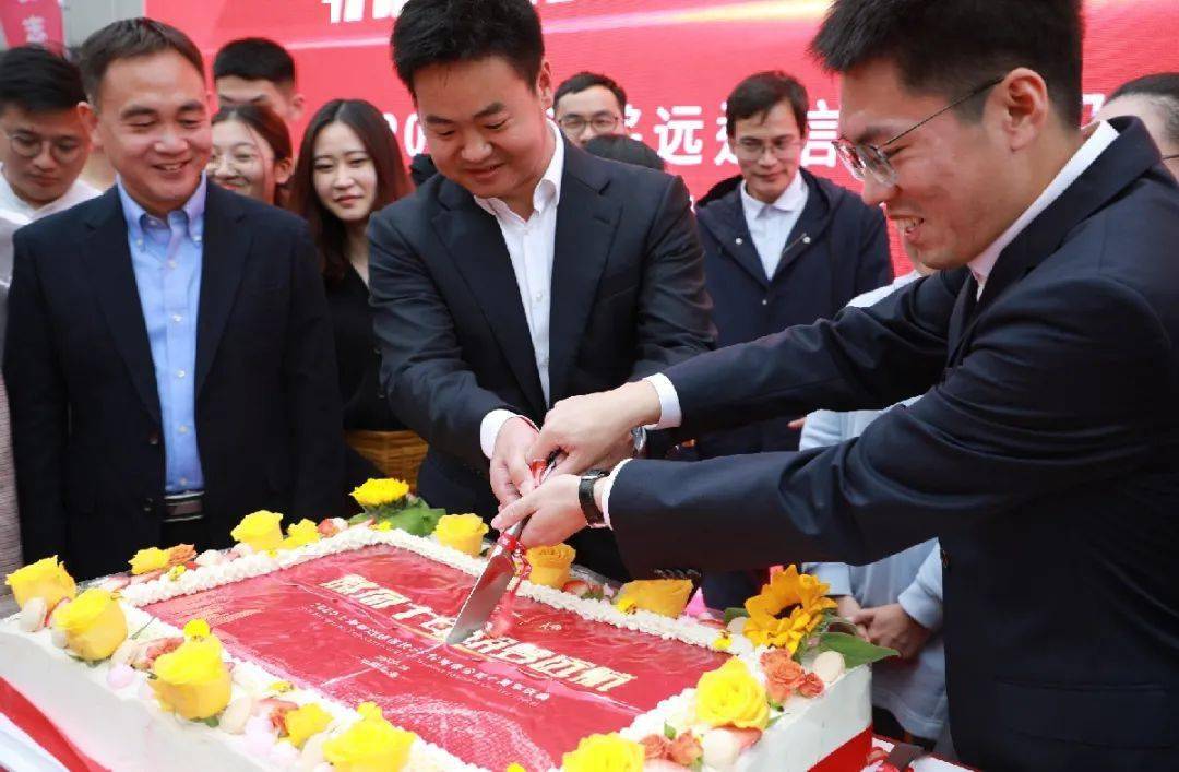 移远通信获得发明专利授权：“小区选择方法、小区选择装置、存储介质及服务器”