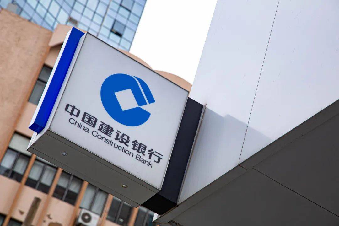 央行:2025年四季度末人民币普惠小微贷款余额36.57万亿元 同比增长11.1%