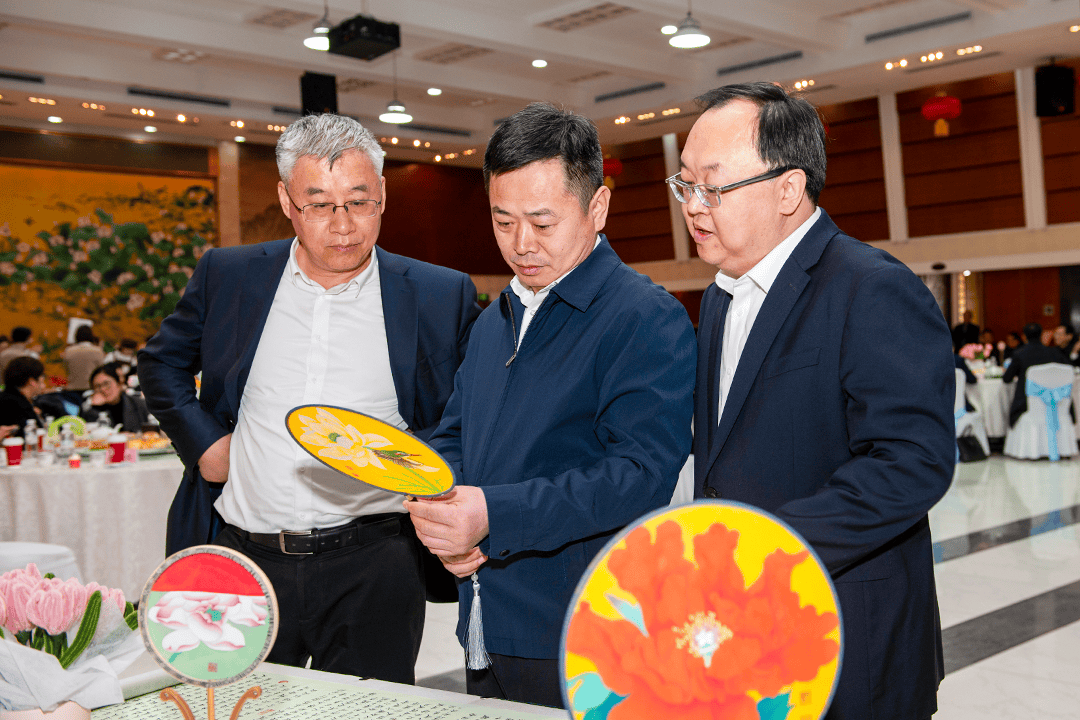 兖矿能源获得实用新型专利授权:“一种伴随式接料顺煤装置”