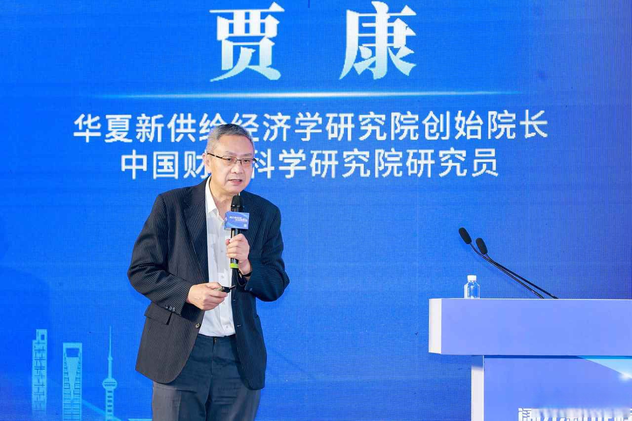 利比里亚高官视察海关检测设施 现代化改革助力财政收入