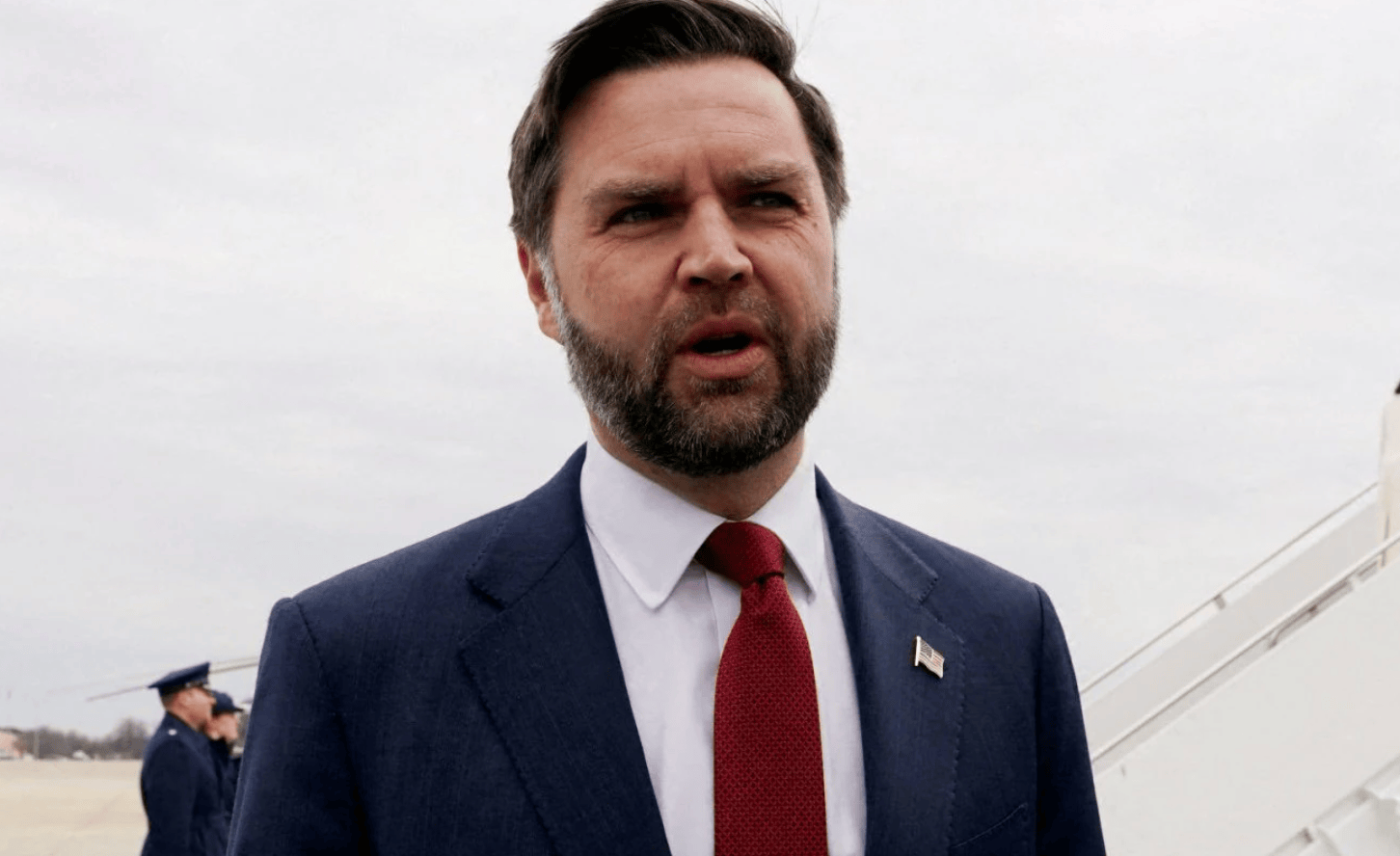 俄罗斯拟禁止汽油出口!中东两大铝厂遇袭;美副总统称无意滞留伊朗 将很快撤出……