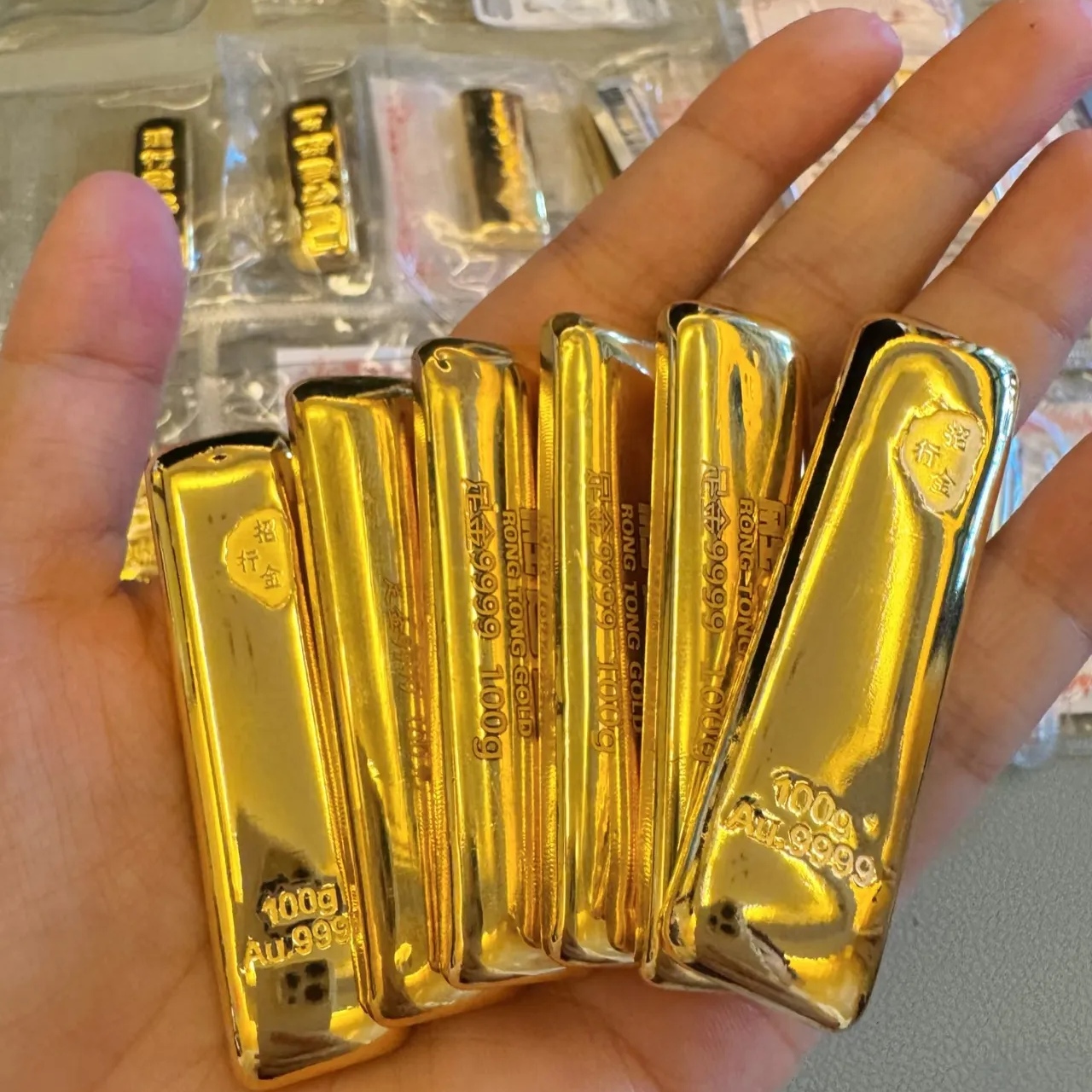 现货黄金一度重回4600美元/盎司；中金：欧美央行降息预期全面逆转为加息预期 | 金融早参