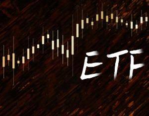 半导体设备板块高开低走，半导体设备ETF易方达（159558）逆势获超5000万份净申购