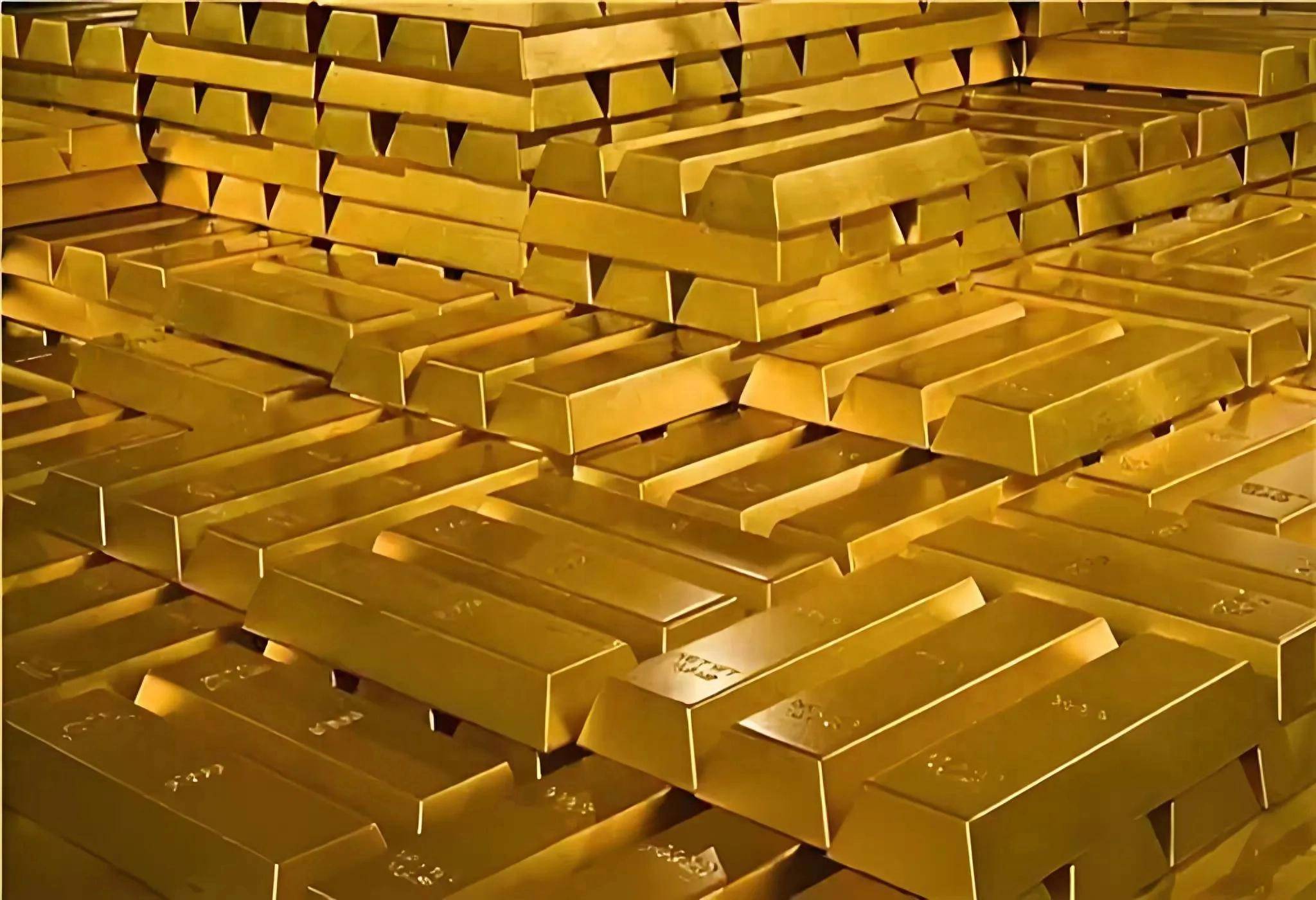 春节前中小银行存款利率涨跌不一;现货黄金重回5000美元上方 | 金融早参