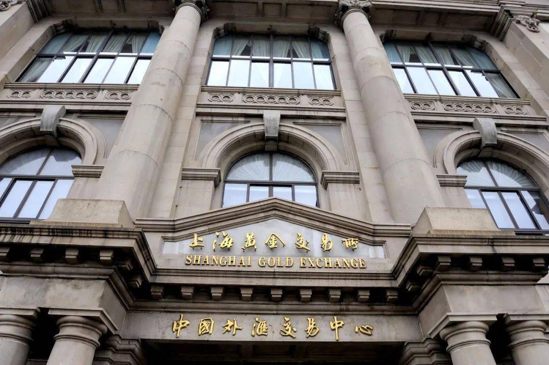 上金所:将于明日收盘清算时起调整白银延期合约保证金水平和涨跌停板