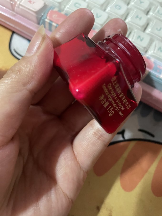 上海家化获得外观设计专利授权:“包装管”