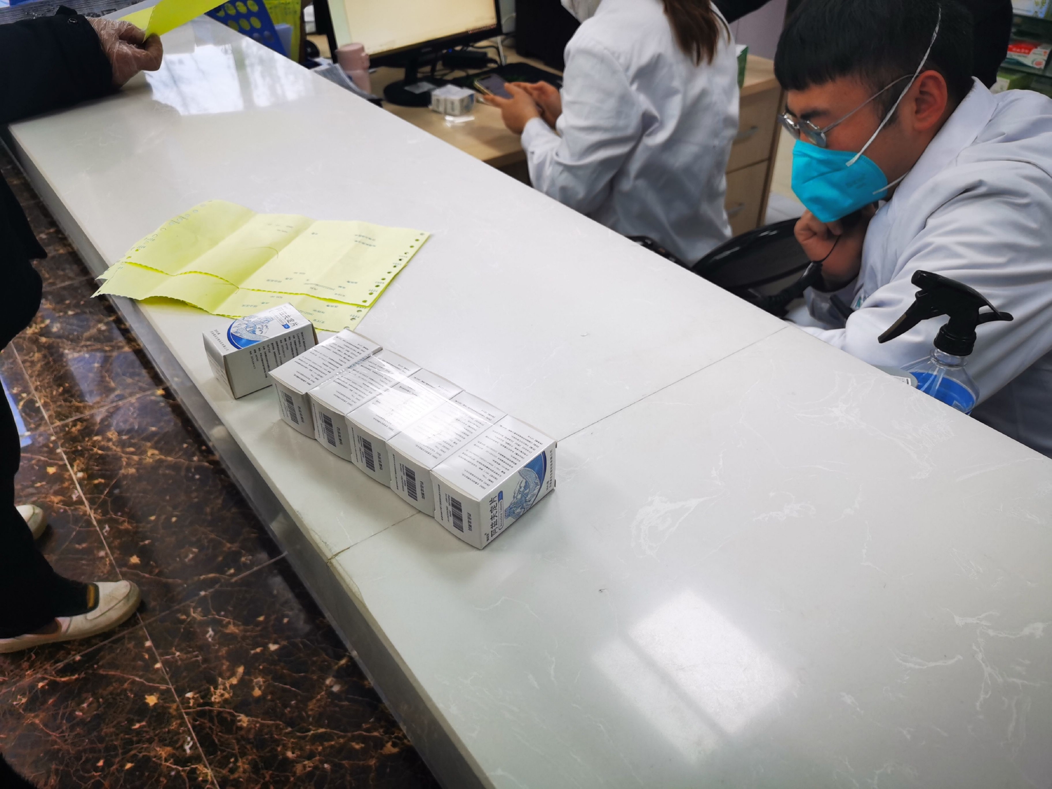 漱玉平民：关于实施权益分派期间“漱玉转债”暂停转股的提示性公告